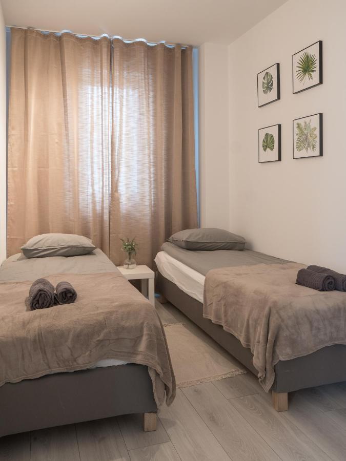 Apartament Clever 1 Kamienica Grochow วอร์ซอ ภายนอก รูปภาพ